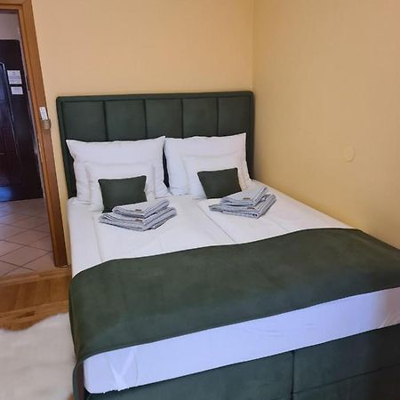 Apartman *Joy* Осиек Экстерьер фото