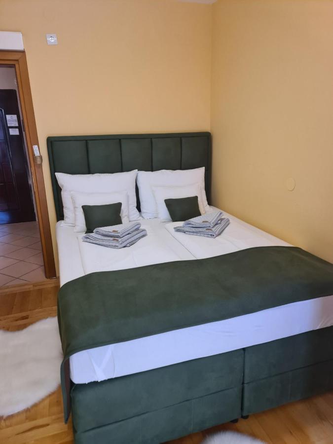 Apartman *Joy* Осиек Экстерьер фото